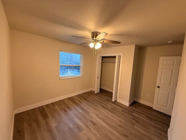 Foto del edificio - 6535 Anderton Ave