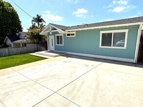 Building Photo - 1250 Pine Ave