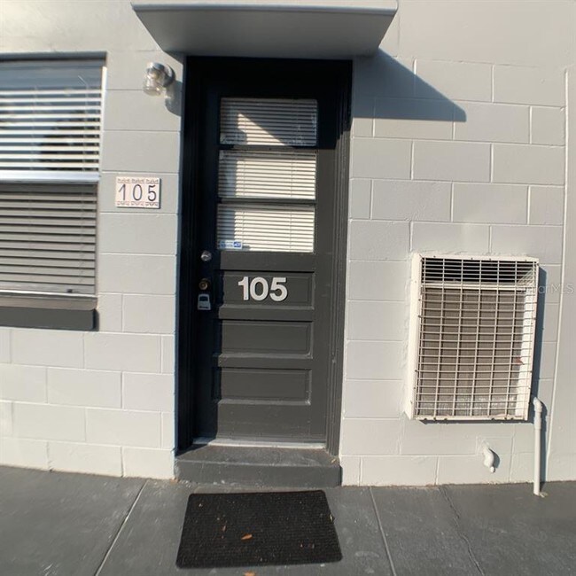 Foto del edificio - 825 Primrose Dr