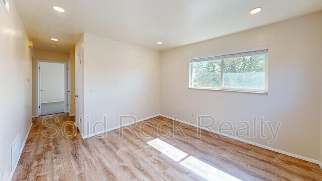 Foto del edificio - 4528 Galley Road