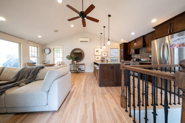 Foto del edificio - 16654 Inguadona Beach Cir SW