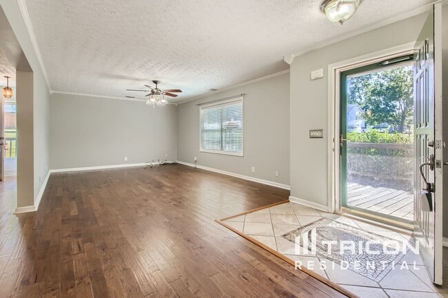 Building Photo - 325 Forrest Dr