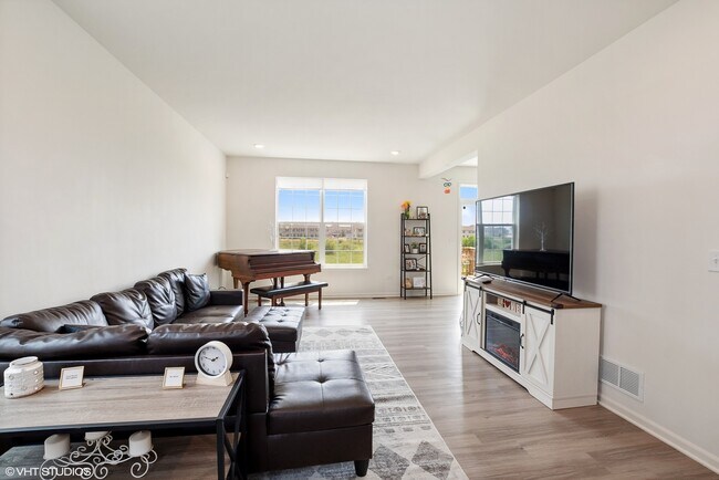 Building Photo - 25001 McCormick Way