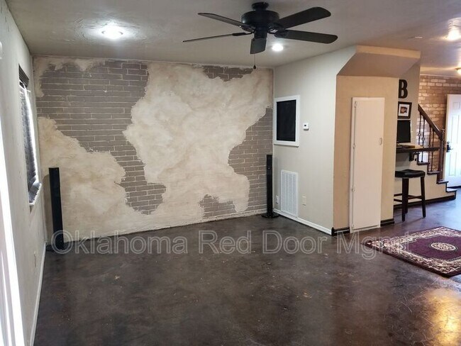 Foto del edificio - 1620 Claudia Dr