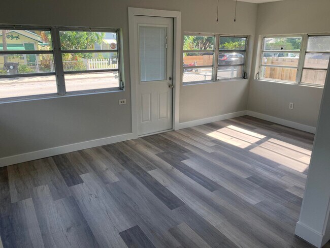 Foto del edificio - 321 N J St