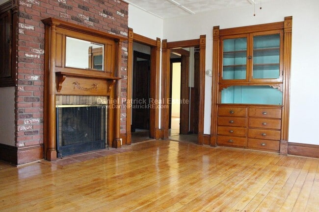 Building Photo - 19 Leighton Ave