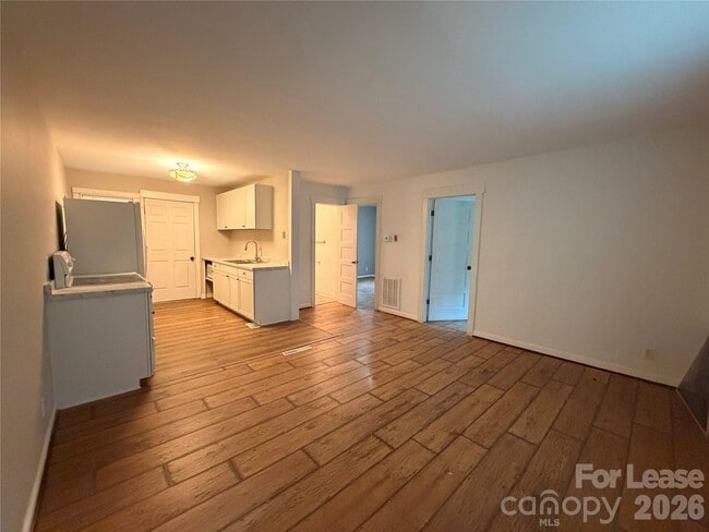 Building Photo - 825 Rodey Ave
