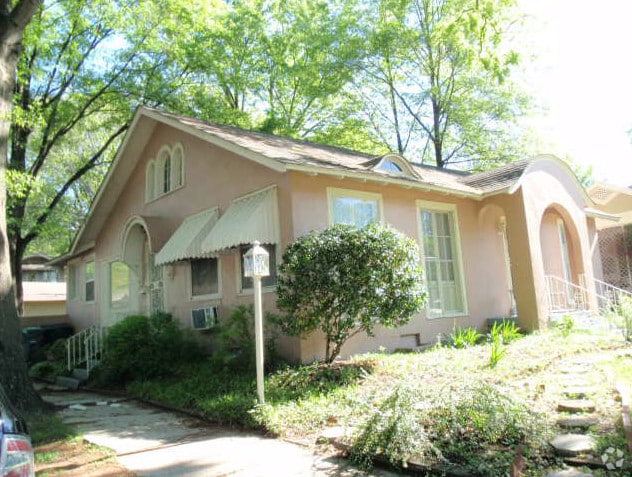 Building Photo - 682 N Barksdale St