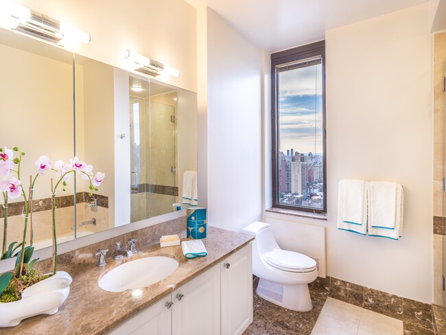 Foto del edificio - 400 E 84th St