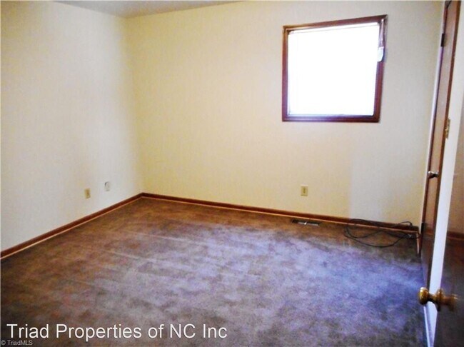 Building Photo - 2 br, 2 bath House - 210-B Vista Circle