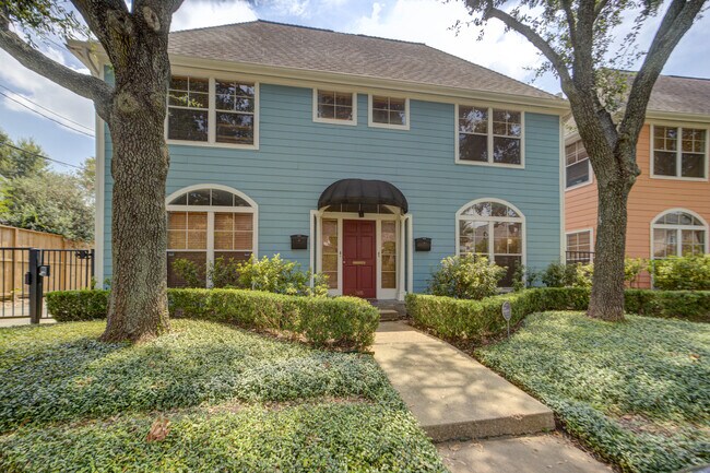 Building Photo - 2405 North Blvd