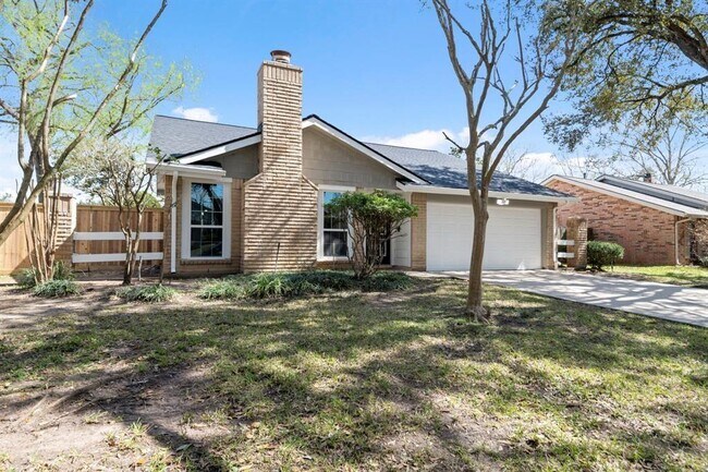 Foto del edificio - 3323 Peachwood Ln