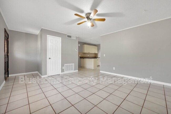 Building Photo - 8101 Alveron Ave
