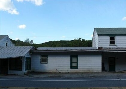 Building Photo - 1833 Moselem Springs Rd
