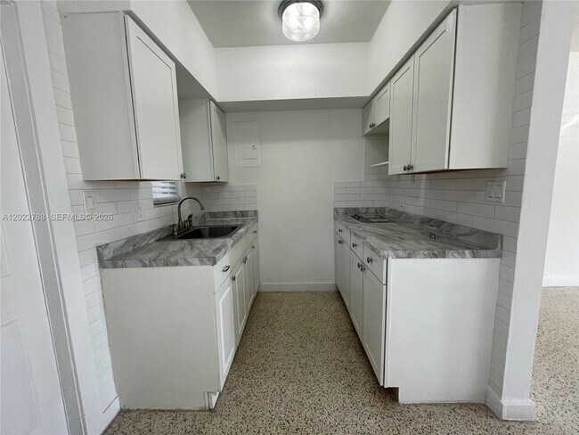 Foto del edificio - 940 SW 4th Ave