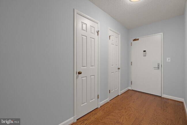 Foto del edificio - 1077 30th St NW
