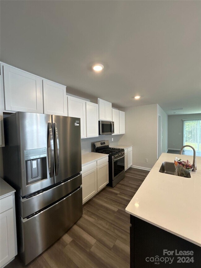 10223 Chatham Run Ln, Charlotte, NC 28262 House Rental in Charlotte