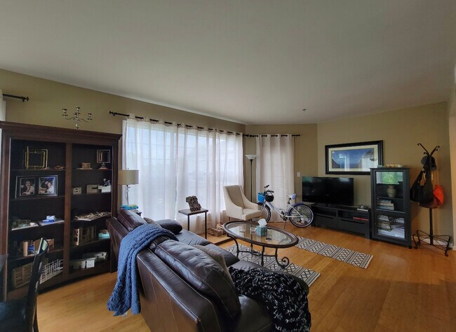 Foto del edificio - 270 Riverbend Dr