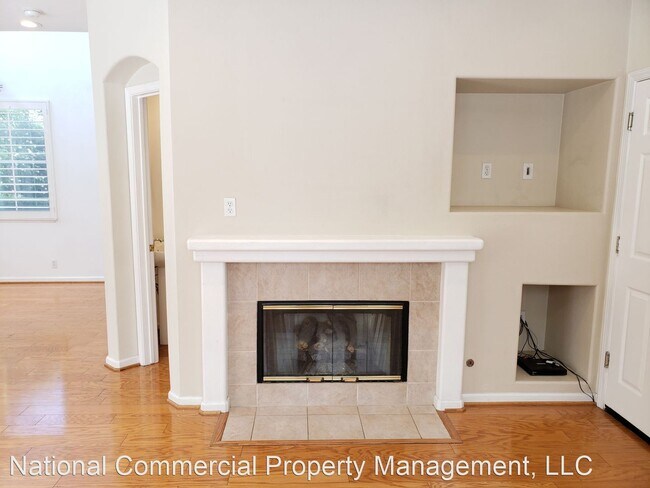 Building Photo - 3 br, 2.5 bath House - 839 Cane Palm Court