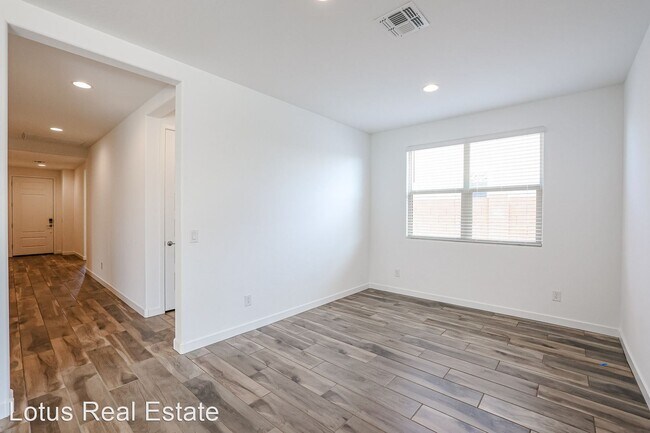 Foto del edificio - 4 br, 3 bath House - 11231 W Levi Dr.