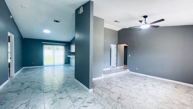 Foto del edificio - 6807 Galle Ct