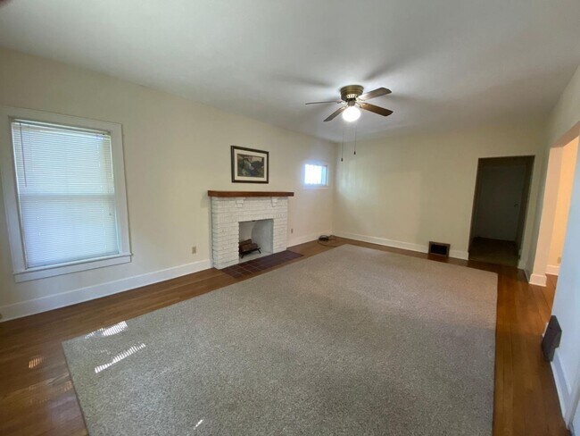 Building Photo - 1741 Middlehurst Rd