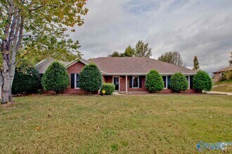 Building Photo - 131 Clubhouse Ln