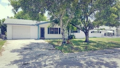 Building Photo - 7236 Bimini Dr