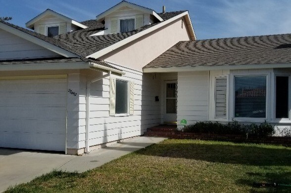 Foto del edificio - 23452 Kathryn Ave