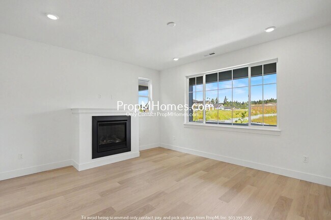 Foto del edificio - 14560 NW Lazarus Ln