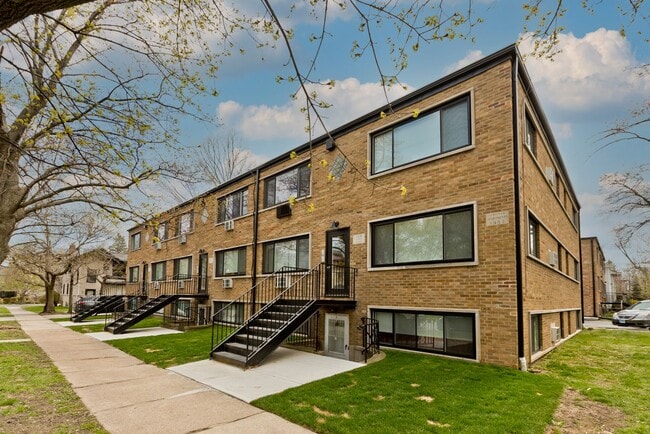 Building Photo - Newly Renovated 1 Bedroom