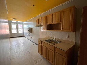 Building Photo - 270 N Main St