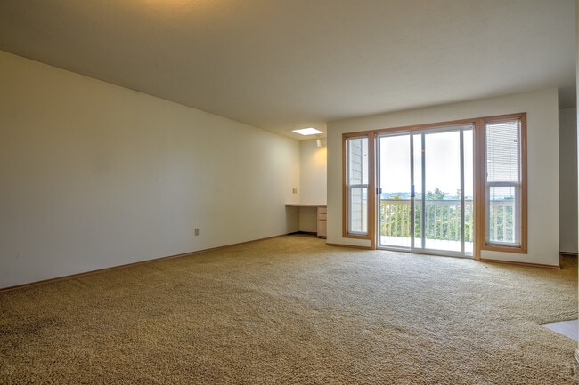 Building Photo - Lovely upper 2 floors of Large home in Phi...