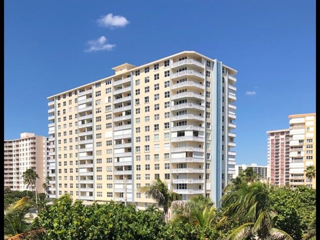 Foto del edificio - 305 N Pompano Beach Blvd