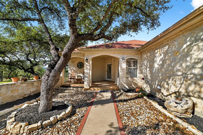 Foto del edificio - 116 Grey Fox Ln