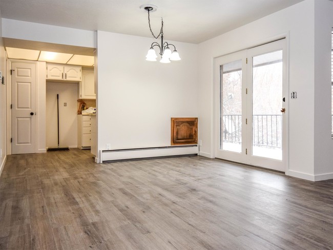 Building Photo - 454 1/2 N 200 E