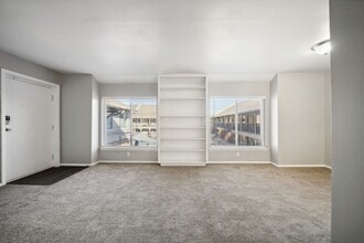Building Photo - 1323 E 41st Pl