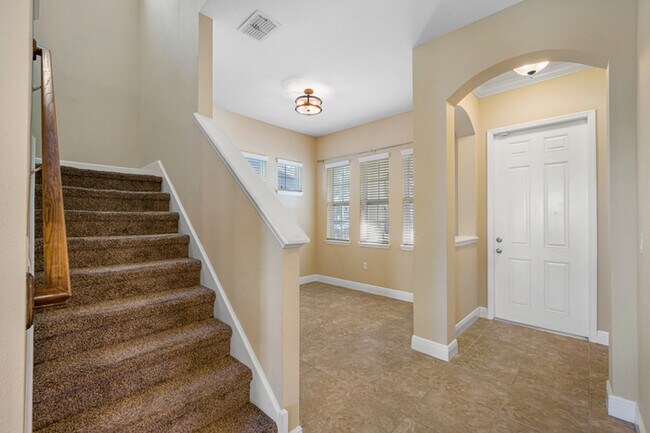 Building Photo - 3-bedroom, 2.5-bathroom, 2-car garage Home...