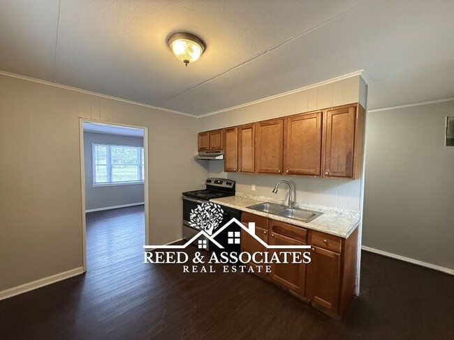 Building Photo - Adorable Millington Home