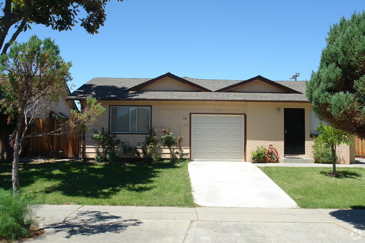Building Photo - 761 Nevin Way