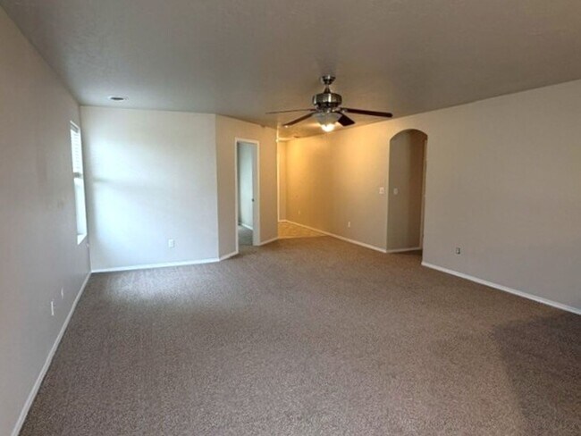 Building Photo - Beautiful 3 be 2 bath home with office in Meridian just off Locust Grove and Amity