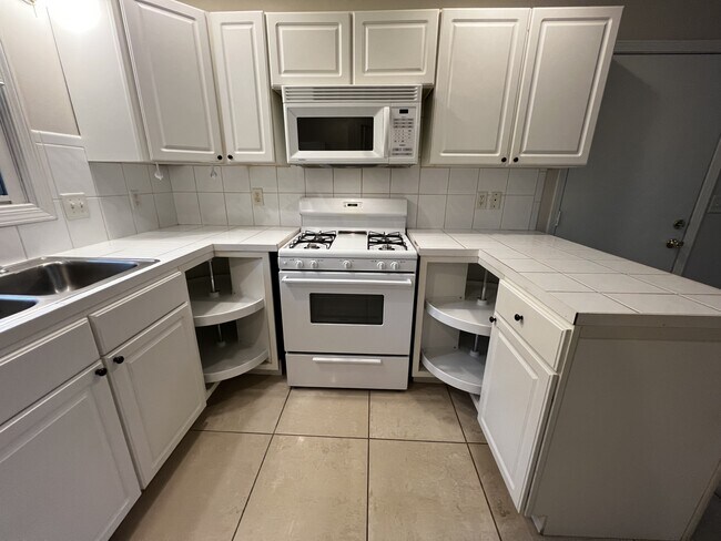 Foto del edificio - 515 Valley View Dr
