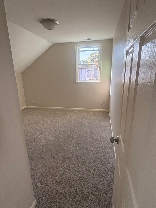 Foto del edificio - 2733 N Marmora Ave