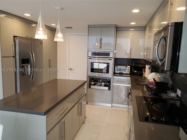 Building Photo - 3000 Island 2603 Is