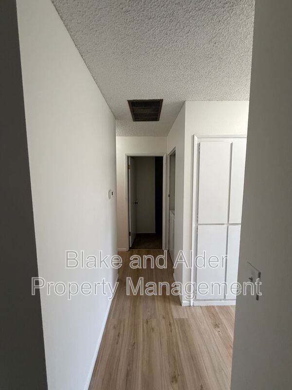 Foto del edificio - 5533 SW Lombard Ave