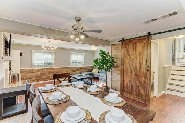 Foto del edificio - 857 Kings Point Dr W