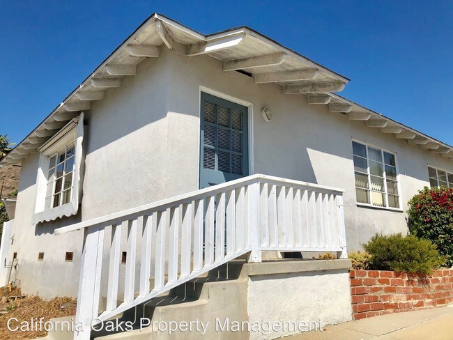 Building Photo - 2559-2561 Sunset Dr