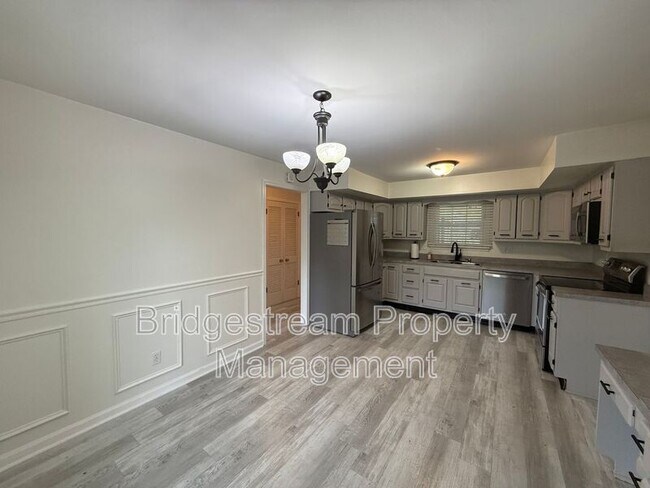 Foto del edificio - 4225 Fernbrook St