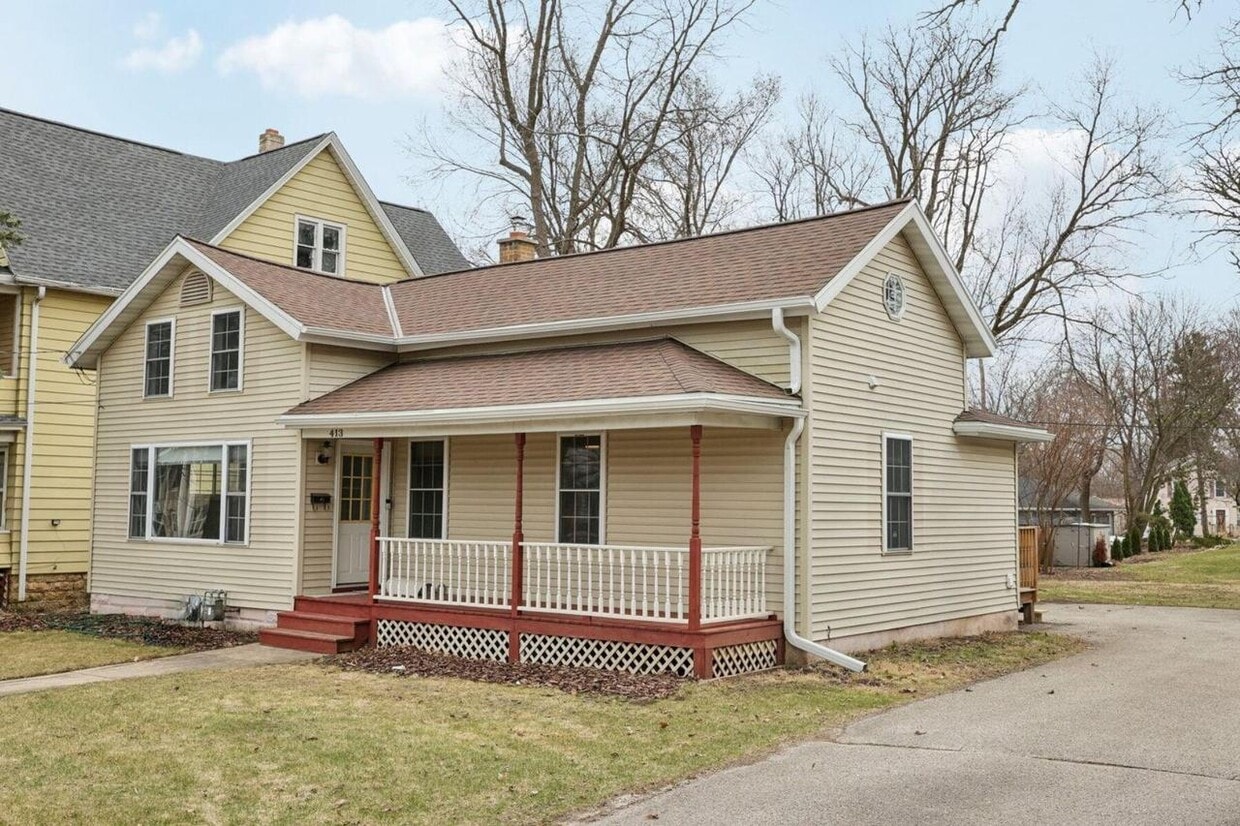 Primary Photo - 413 W Center St