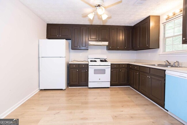 Building Photo - 2414 Leeward Ct
